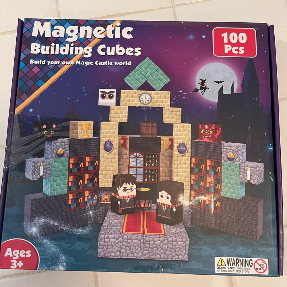 Magnetic Building Cubes - 100 Pcs - Multicolor.  New in box!